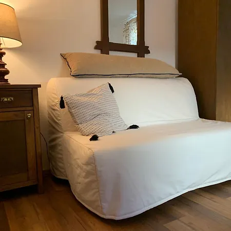 Apartament Dever *